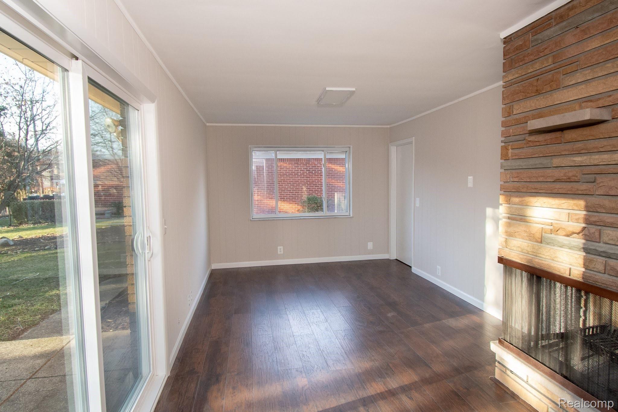 11024 Chicago Road Warren, MI 48093 - Photo 16 of 47 DSC_3534.jpg