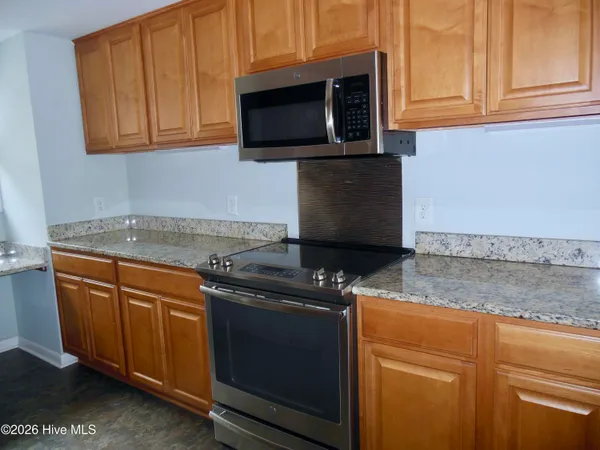 $1,800 | 313 Sandpiper Lane, Hampstead, NC 28443