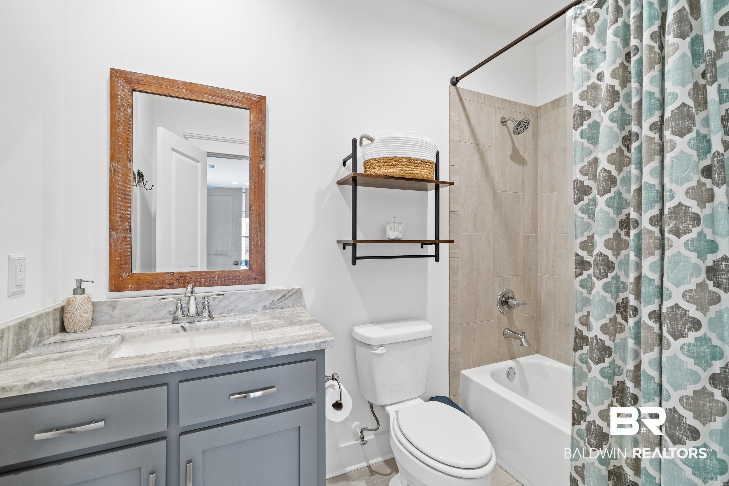 500 Fortune Drive Fairhope, AL 36532 - Photo 34 of 59 Guest bath