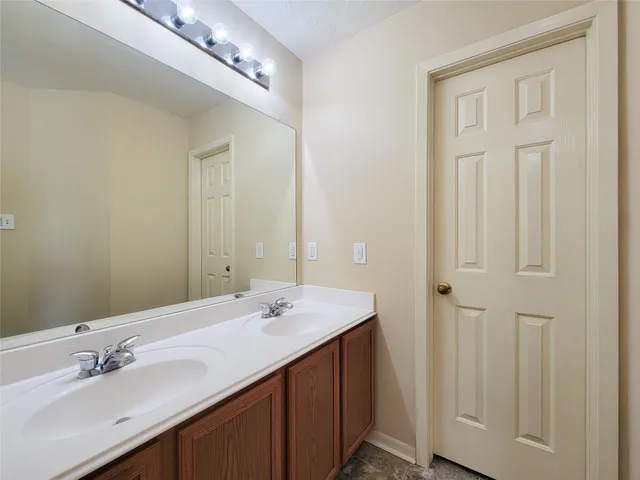 $2,050 | 19718 Byron Meadows Drive, Katy, TX 77449