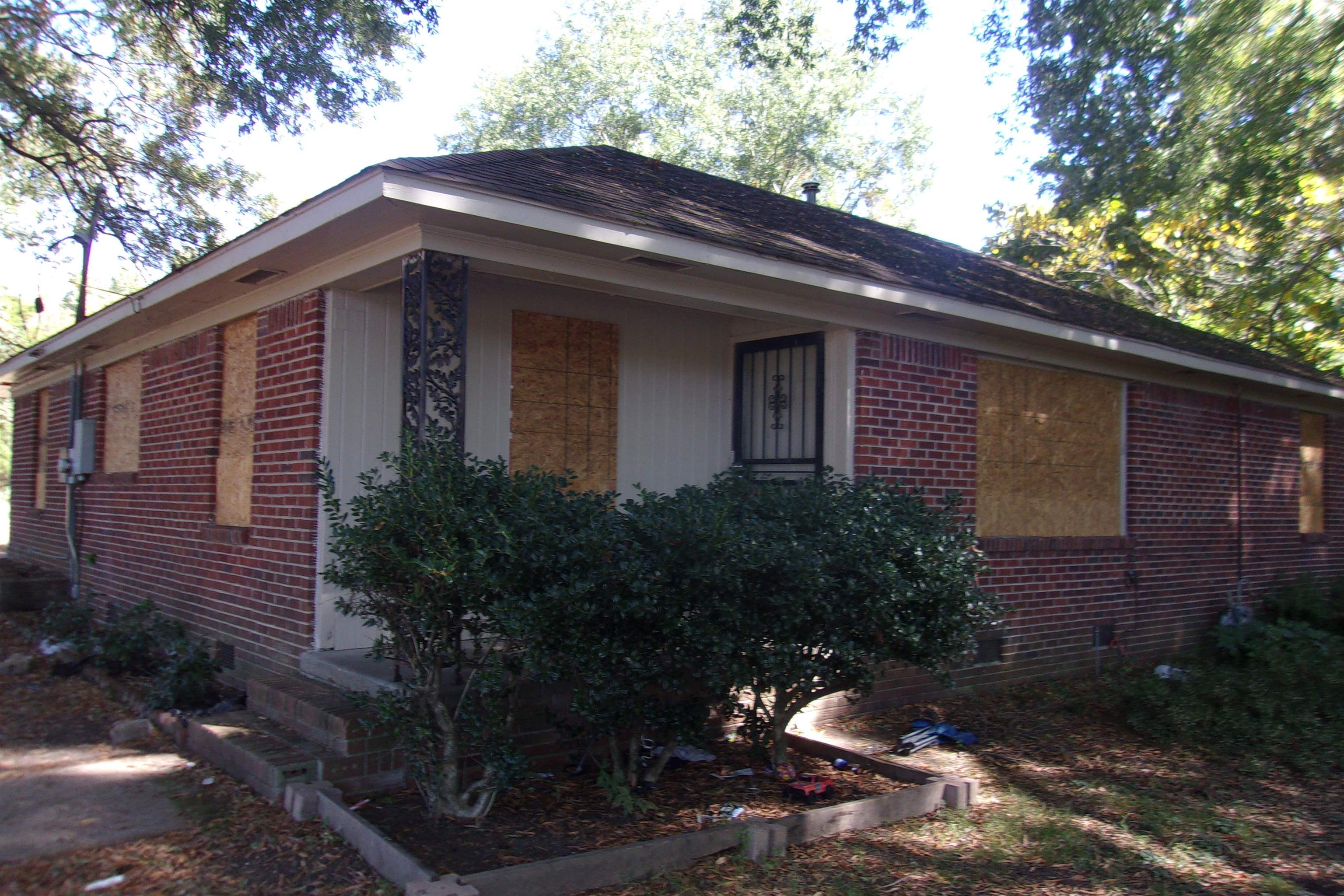 980 Circle Road Memphis, TN 38127 - Photo 1 of 14 Gallery Image 1