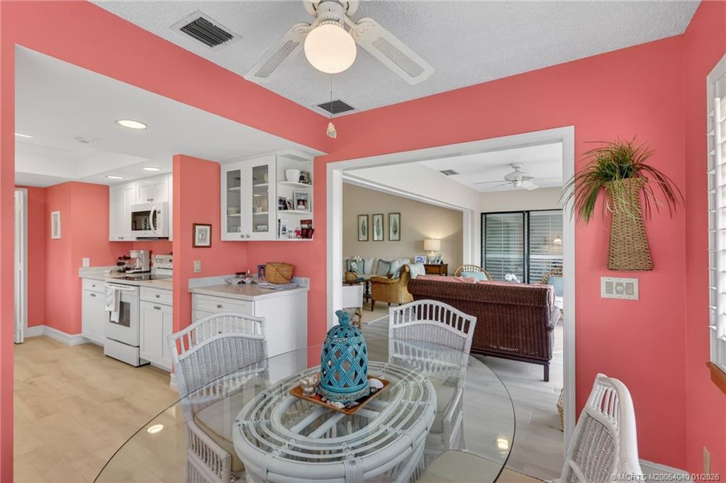 5253 Southeast Club Way Stuart, FL 34997 - Photo 19 of 66 Eat In Kitchen