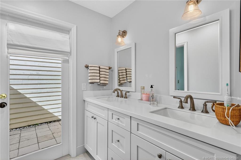 5253 Southeast Club Way Stuart, FL 34997 - Photo 26 of 65 Primary Bath