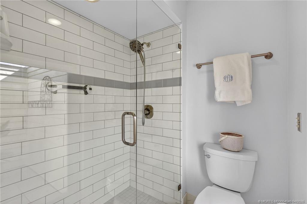 5253 Southeast Club Way Stuart, FL 34997 - Photo 27 of 65 Primary Bath