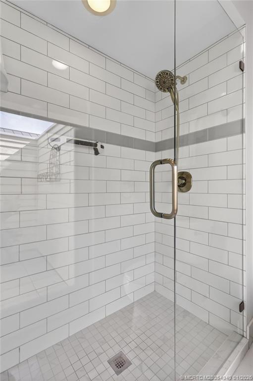 5253 Southeast Club Way Stuart, FL 34997 - Photo 29 of 66 Primary Bath