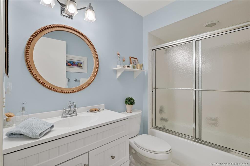 5253 Southeast Club Way Stuart, FL 34997 - Photo 35 of 66 Guest Bathroom