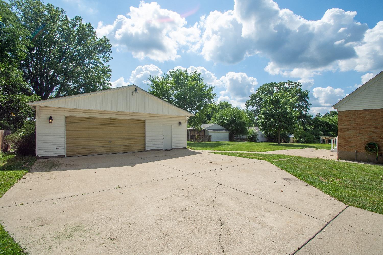 5576 Samver Road Cincinnati, OH 45239 - Photo 29 of 32