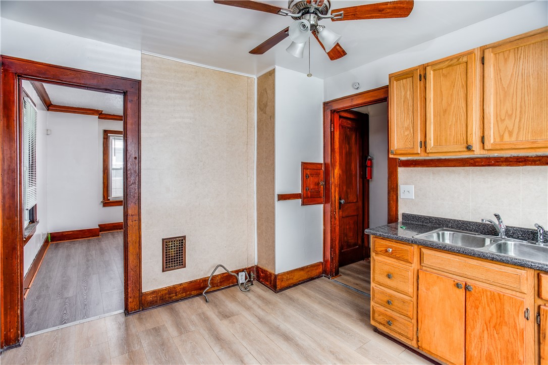 17 Renwood Street Rochester, NY 14621 - Photo 7 of 28 Gallery Image 7