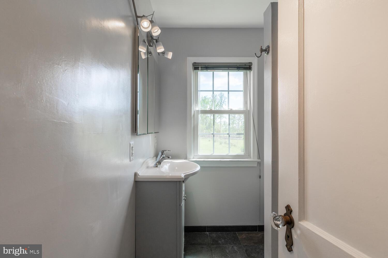 9411 Ox Road Lorton, VA 22079 - Photo 25 of 32 Gallery Image 25
