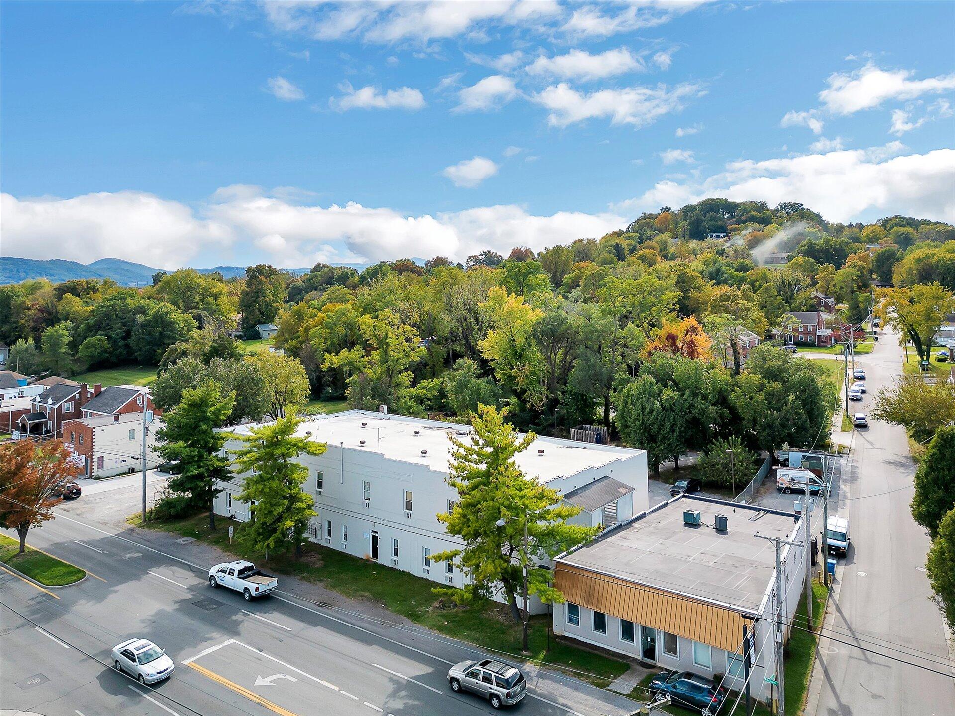 3756 Williamson Road Roanoke, VA 24012 - Photo 3 of 9 3-3756 Williamson Rd_03
