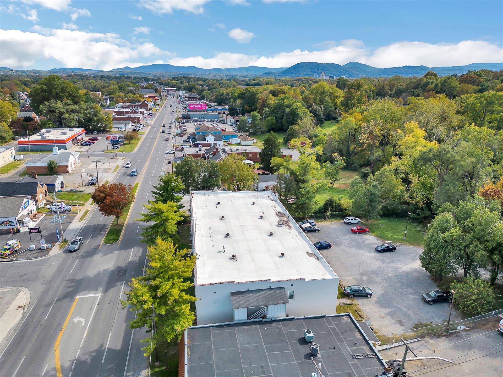 3756 Williamson Road Roanoke, VA 24012 - Photo 4 of 9 4-3756 Williamson Rd_04