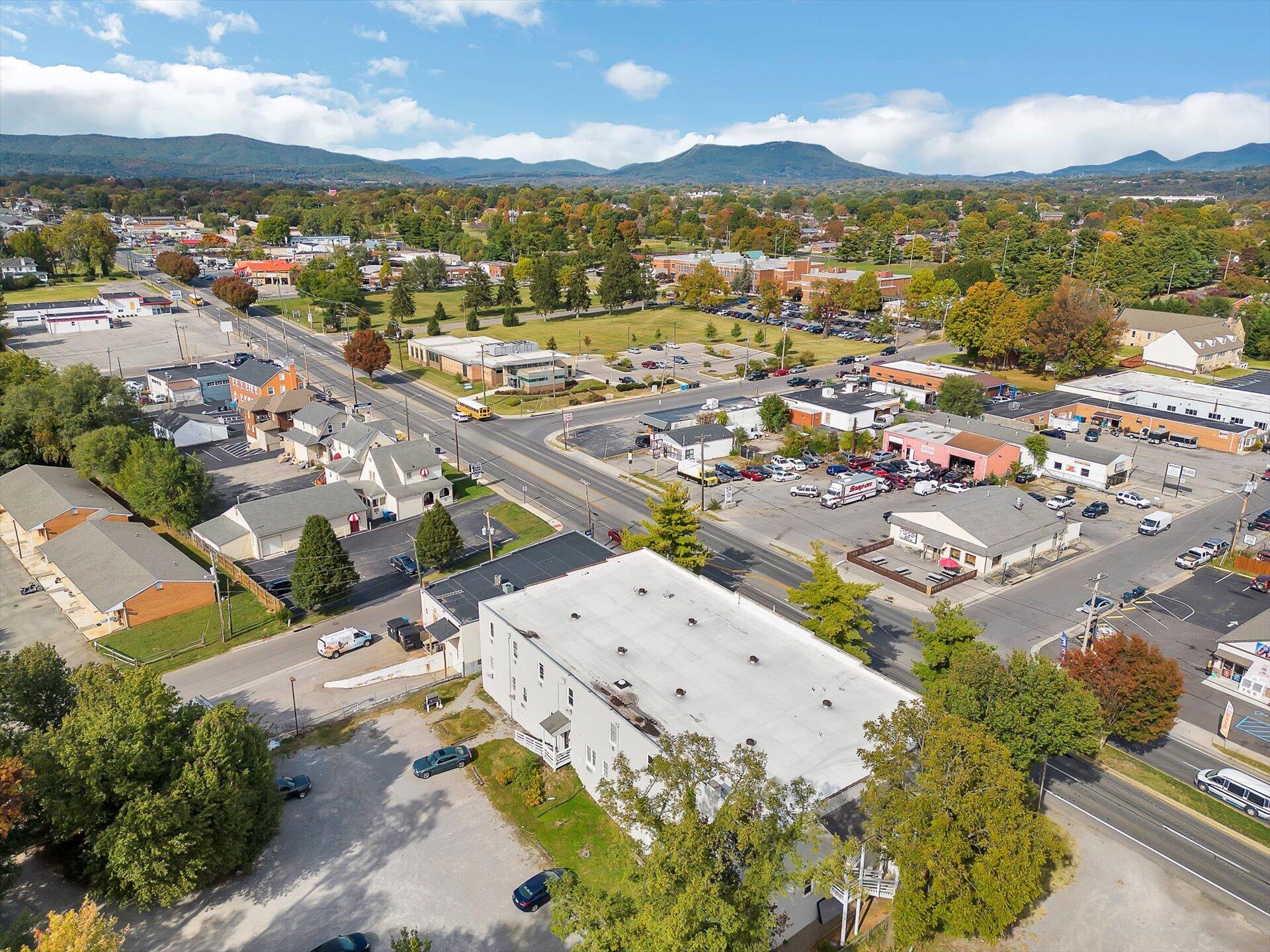 3756 Williamson Road Roanoke, VA 24012 - Photo 7 of 9 7-3756 Williamson Rd_07