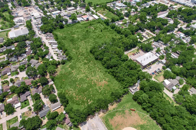 $8,900,000 | 230 West Canino Road, Houston, TX 77037