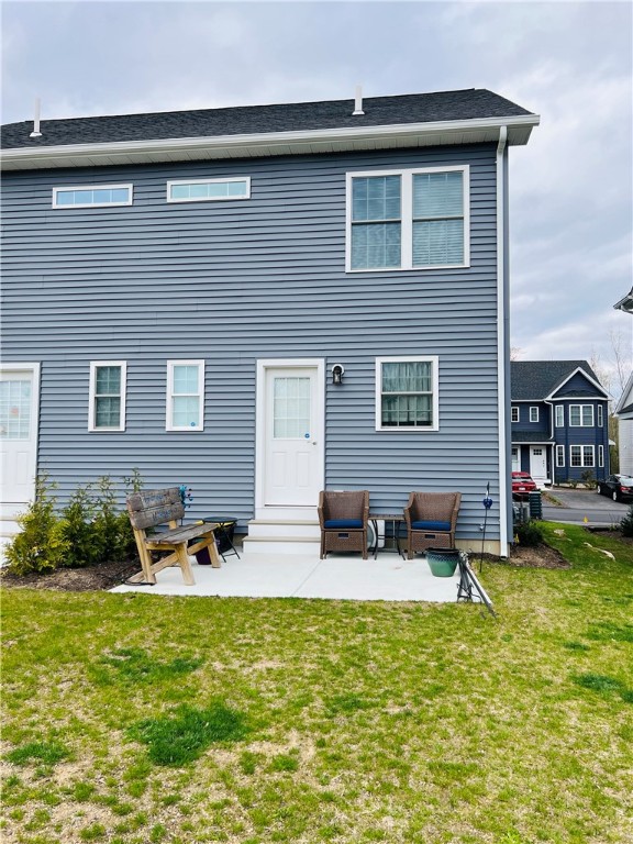 4 Winston Way Johnston, RI 02919 - Photo 3 of 19 Gallery Image 3