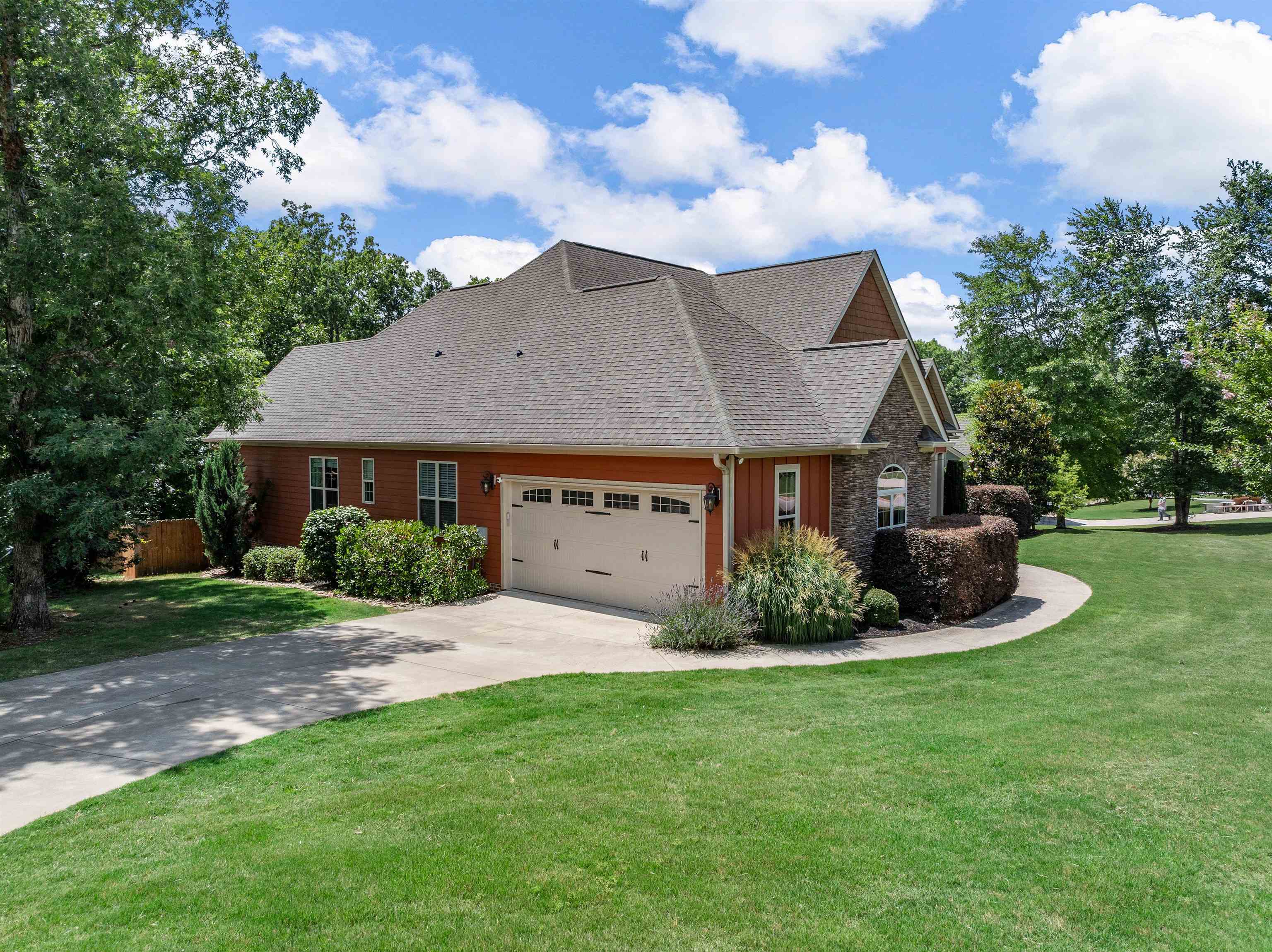 346 Roy Hall Way Campobello, SC 29322 - Photo 3 of 50