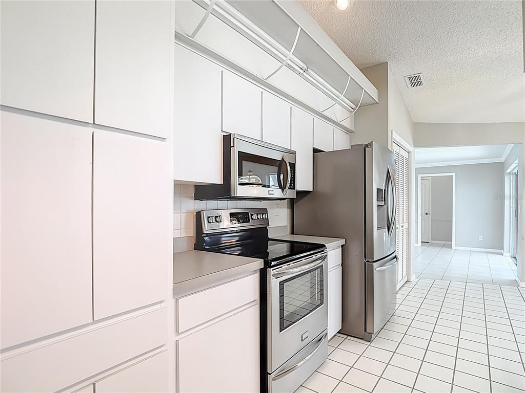 1039 Greenturf Road Spring Hill, FL 34608 - Photo 17 of 60