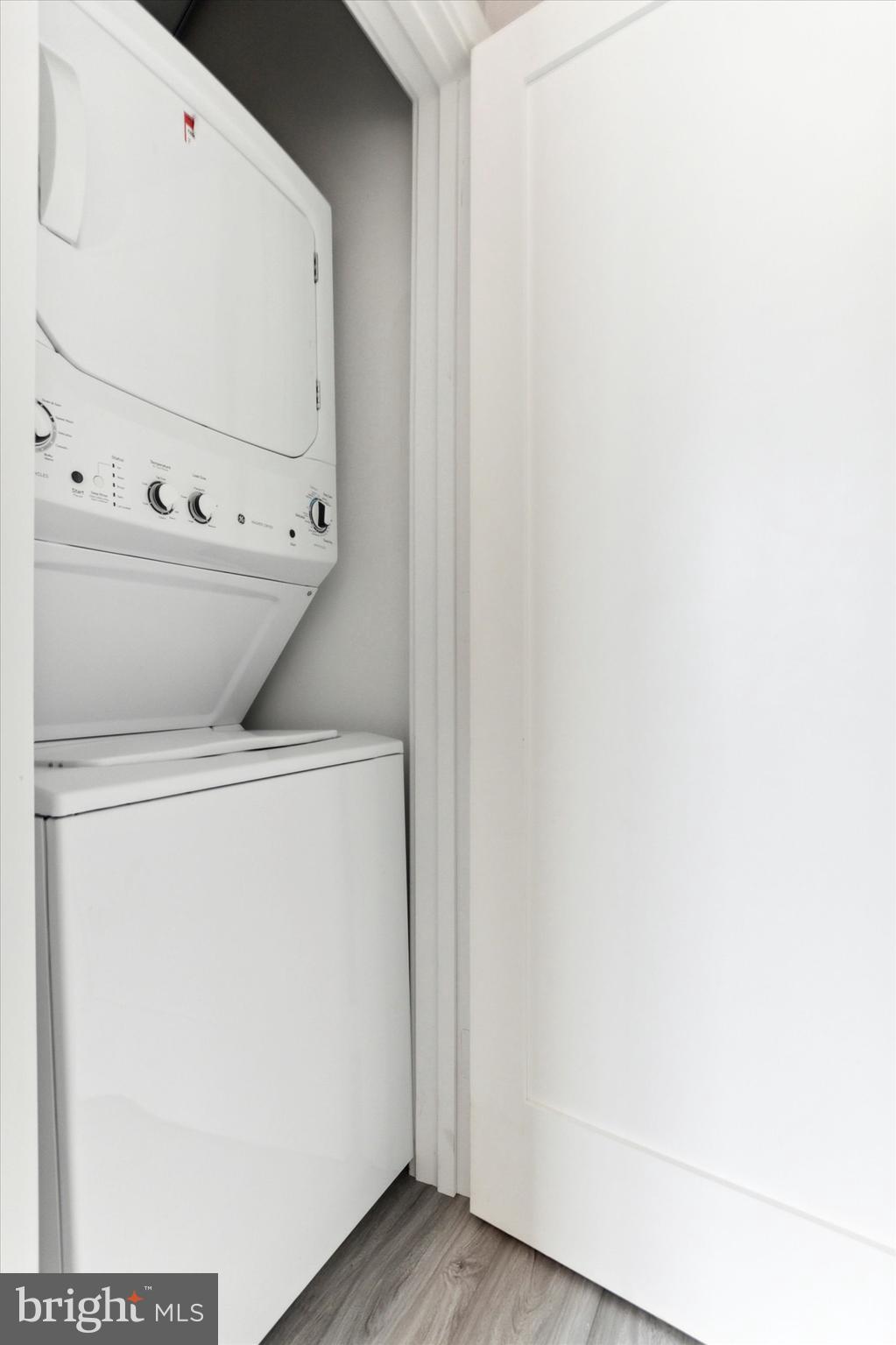 650 South Street, Unit 3 Philadelphia, PA 19147 - Photo 11 of 13 a utility room with dryer and washer