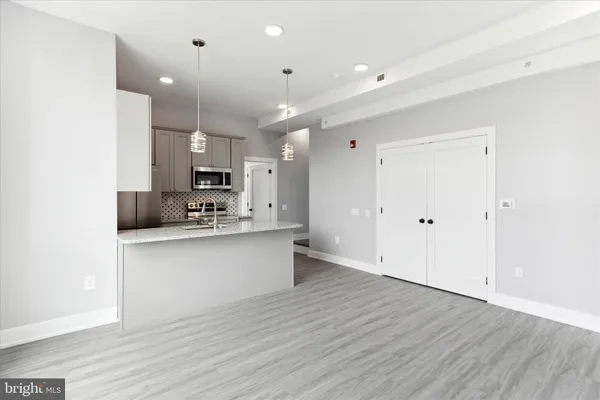 $2,179 | 650 South Street, Unit 3, Philadelphia, PA 19147