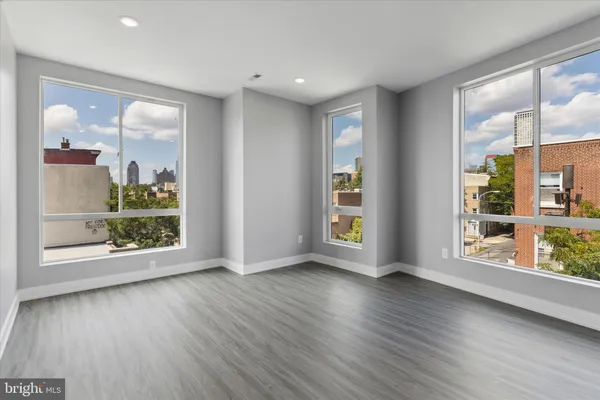 $2,179 | 650 South Street, Unit 3, Philadelphia, PA 19147