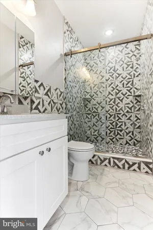 $2,179 | 650 South Street, Unit 3, Philadelphia, PA 19147