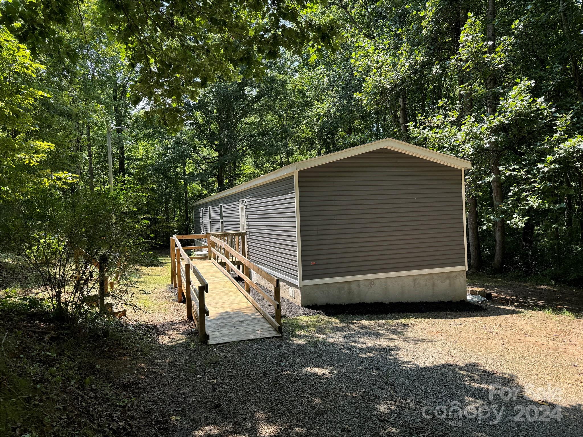 4730 Crystal Creek Road Morganton, NC 28655 - Photo 3 of 17