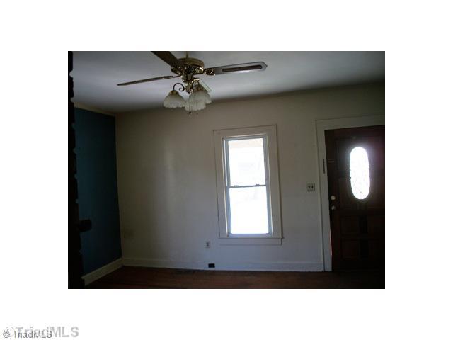 385 Madison Road Mocksville, NC 27028 - Photo 5 of 10 Living Room.