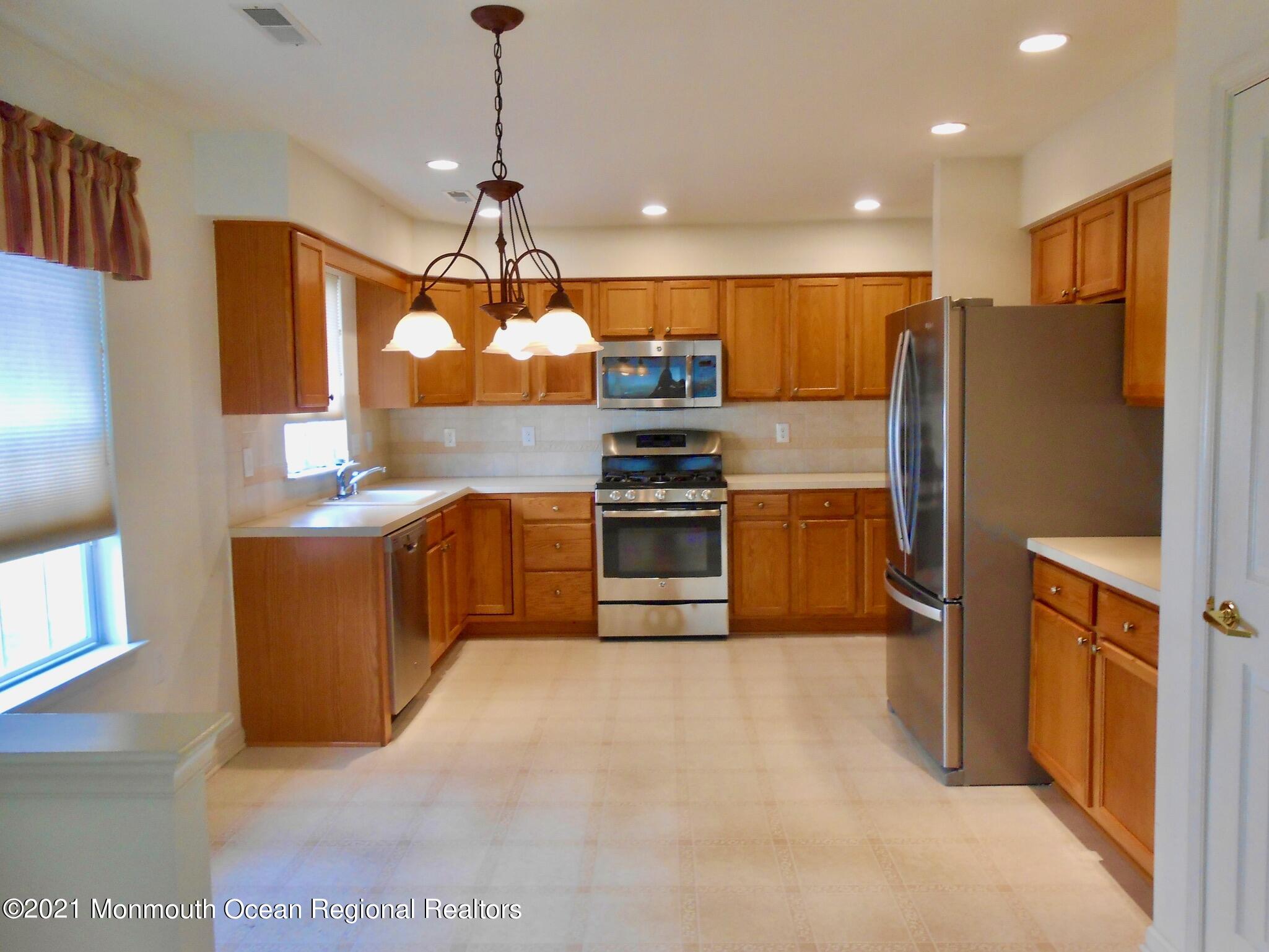 32 Congressional Road Jackson, NJ 08527 - Photo 2 of 15 745D7296-3863-42DF-BAFA-517DB3E8AF21