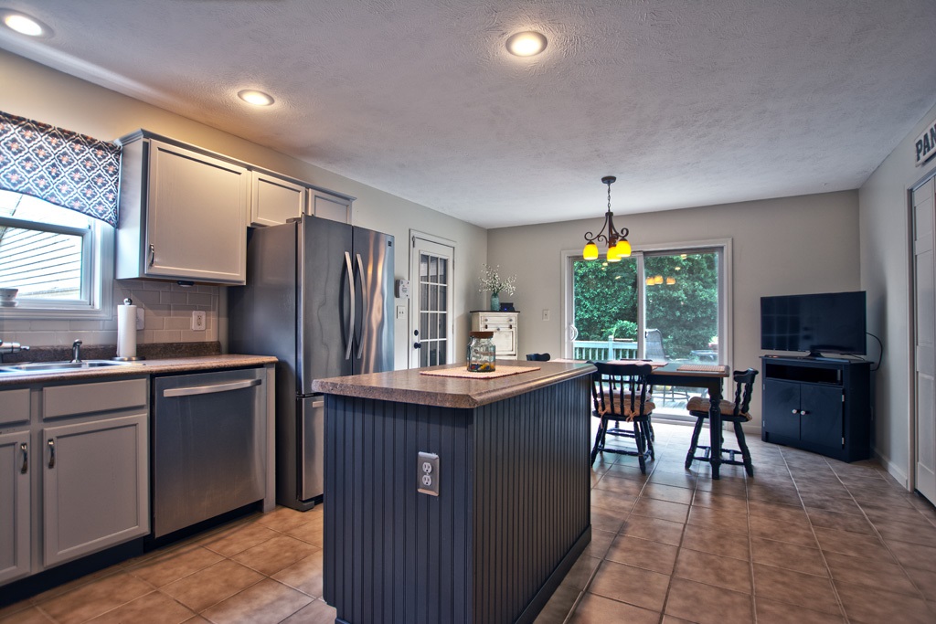 53368 Old Farm Road Elkhart, IN 46514 - Photo 3 of 28 Gallery Image 3