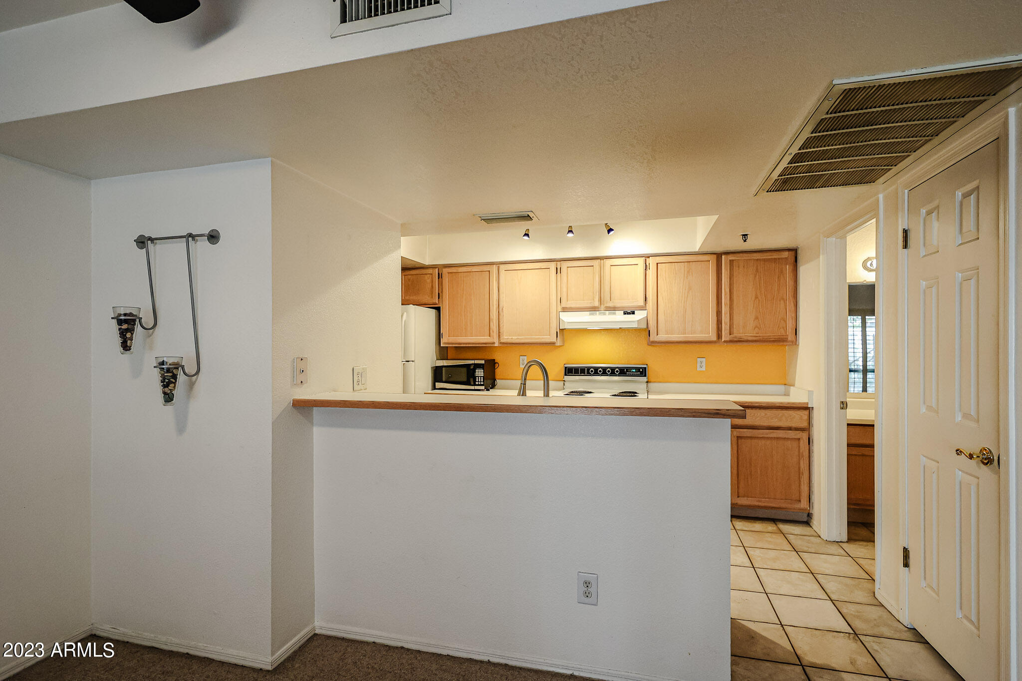 100 East Fillmore Street, Unit 117 Phoenix, AZ 85004 - Photo 8 of 28 Dining
