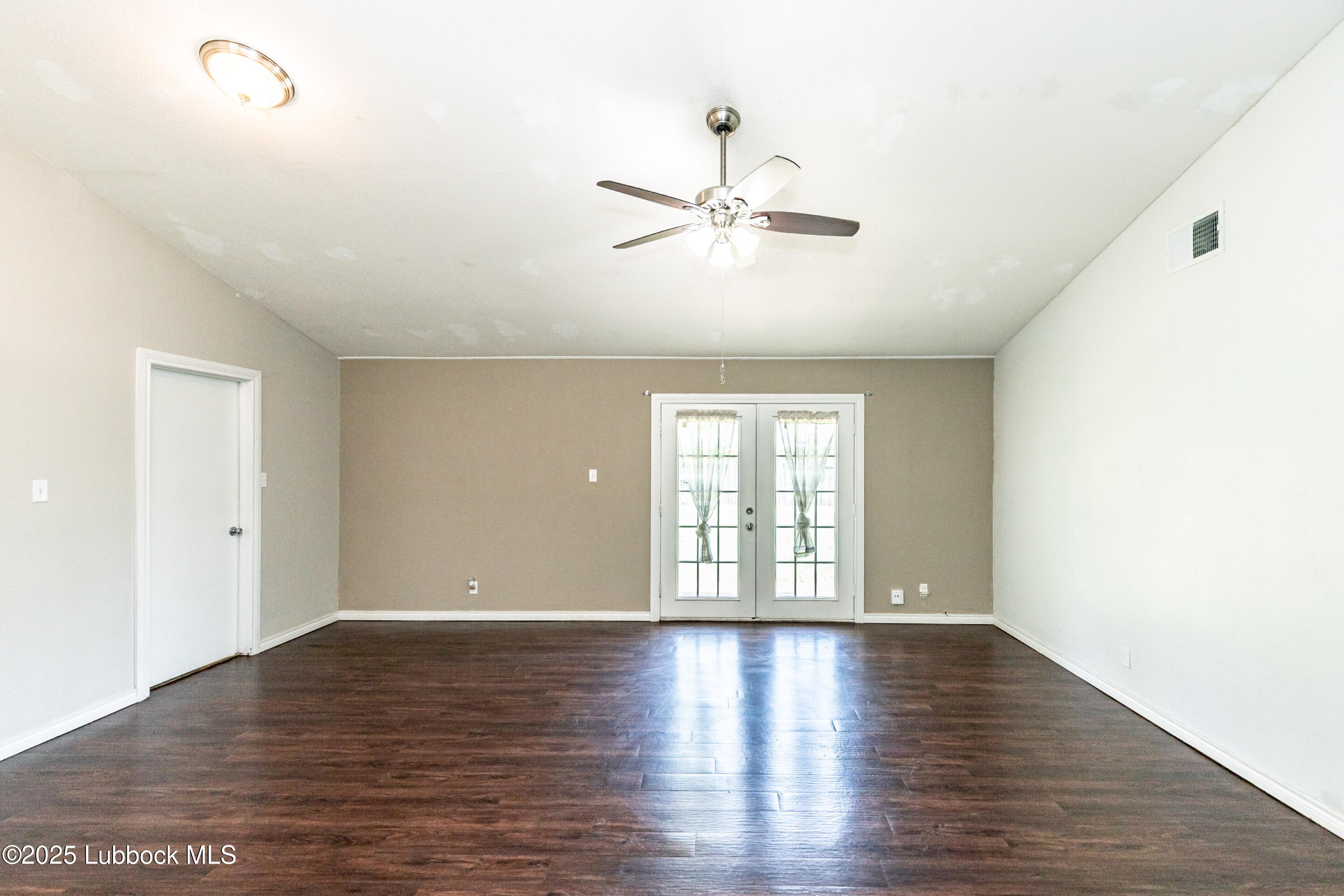 5310 45th Street Lubbock, TX 79414 - Photo 11 of 32 5310 45th-7