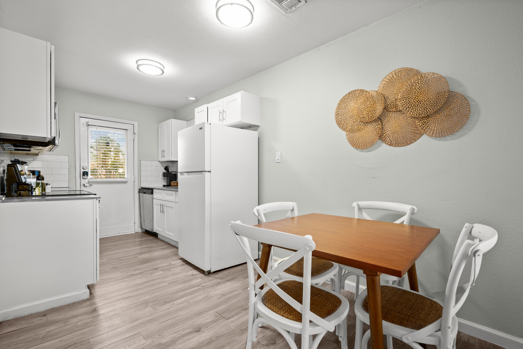 6812 South Congress Avenue, Unit 209 Austin, TX 78745 - Photo 5 of 11 Dining Area
***Image may be from a different unit at the same apartment complex.