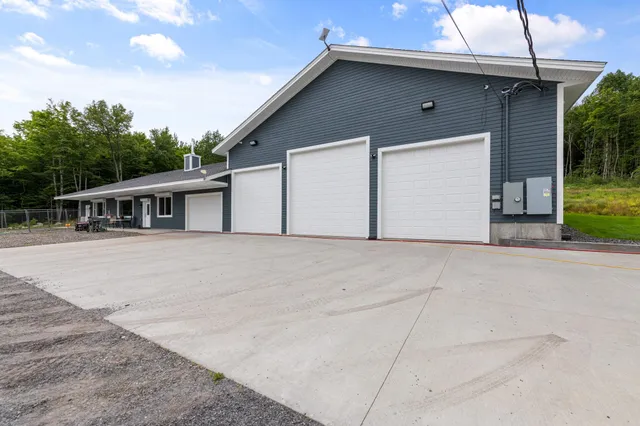 $888,888 | 60 Deer Crossing Way, Errol, NH 03579