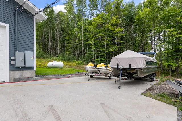 $888,888 | 60 Deer Crossing Way, Errol, NH 03579