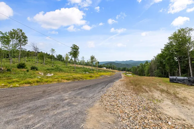 $888,888 | 60 Deer Crossing Way, Errol, NH 03579