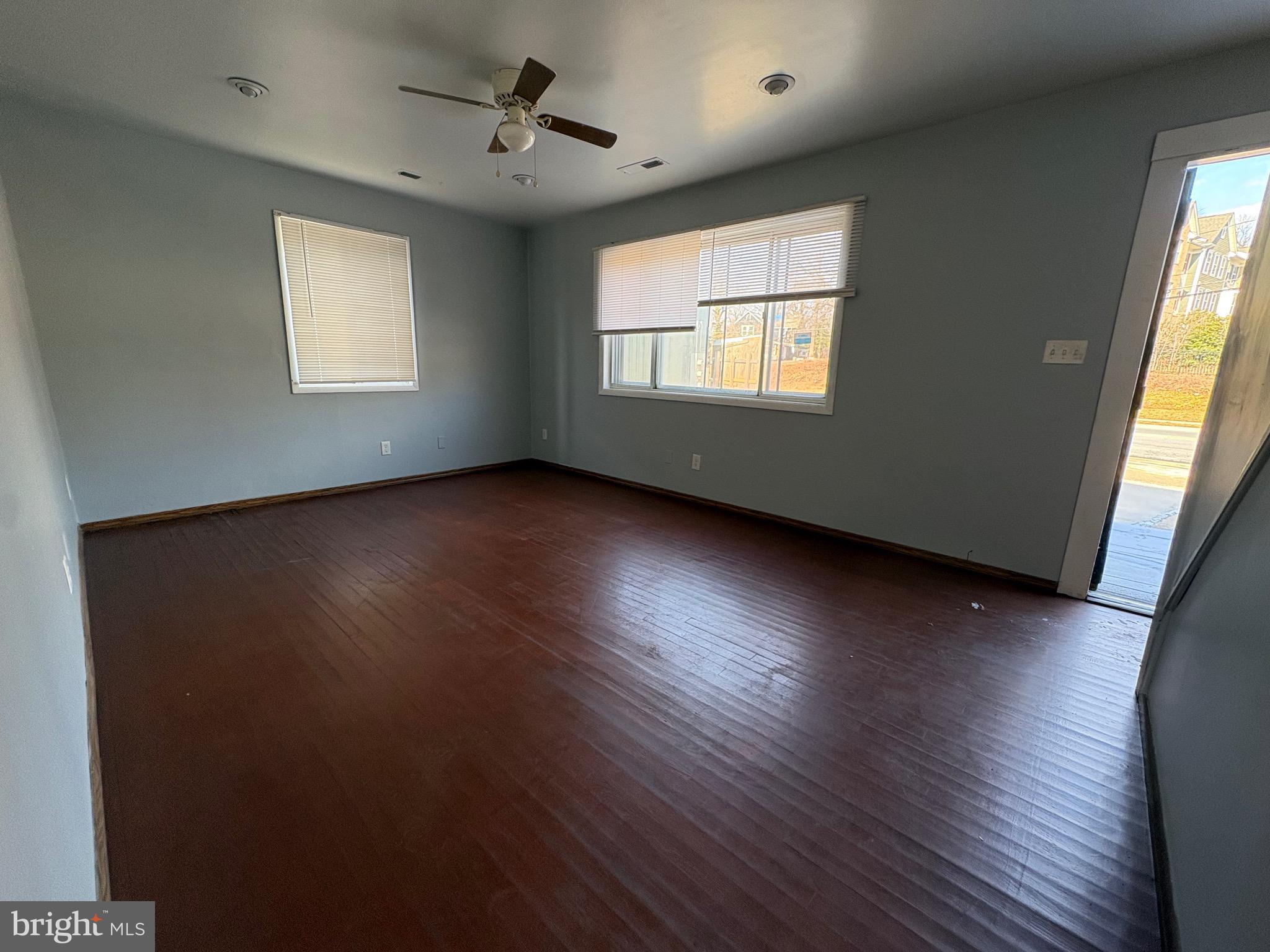 4369 Hollins Ferry Road Baltimore, MD 21227 - Photo 3 of 10 Living room