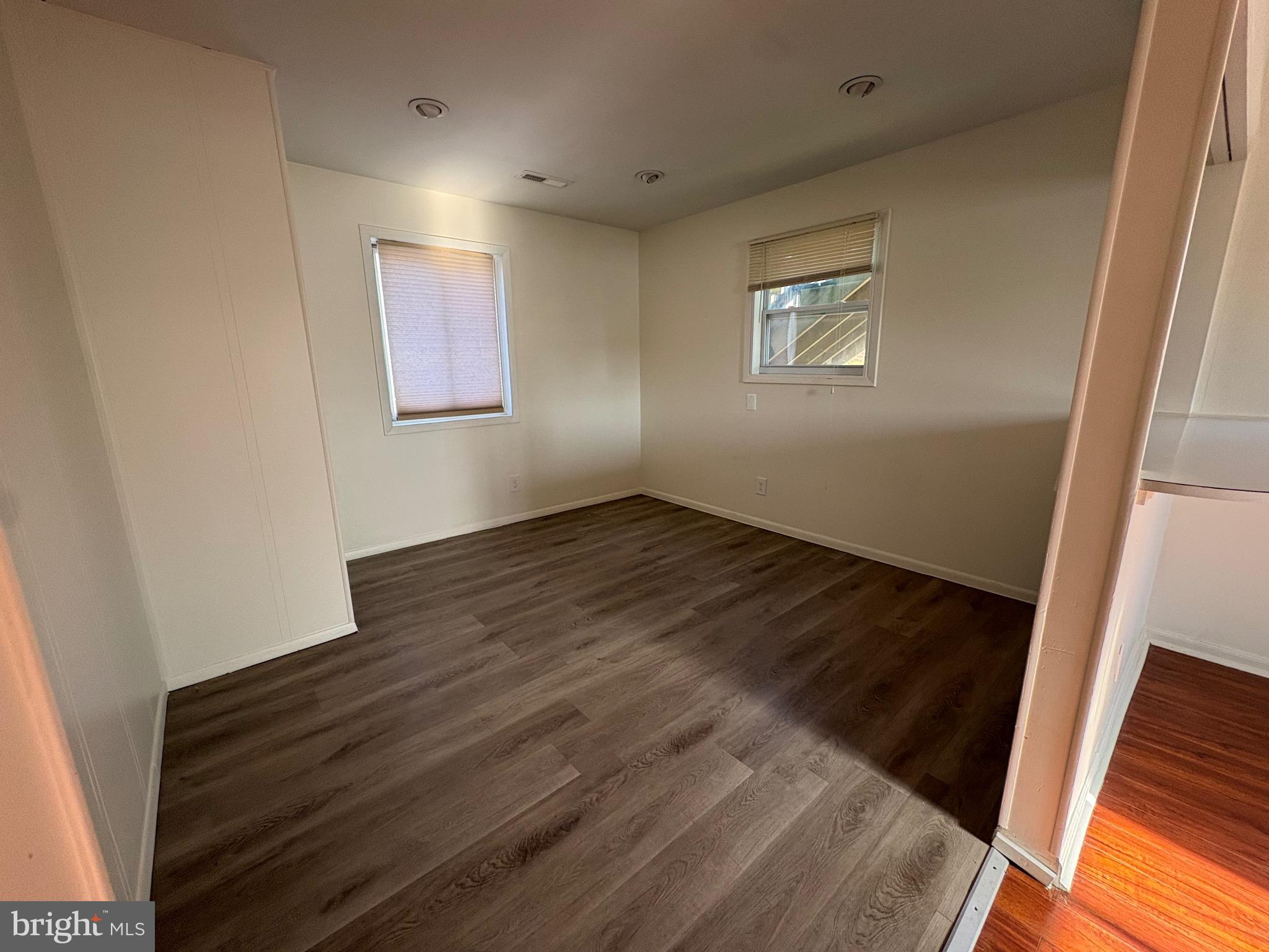 4369 Hollins Ferry Road Baltimore, MD 21227 - Photo 4 of 10 Dining room
