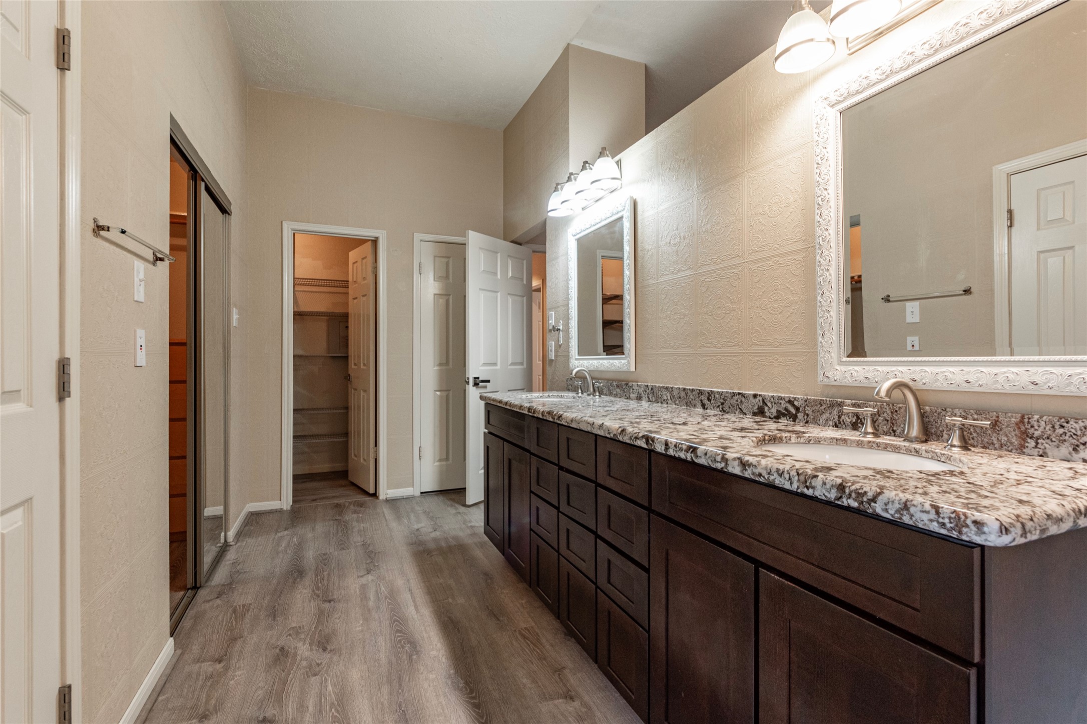 1227 Mabry Mill Road Houston, TX 77062 - Photo 25 of 39