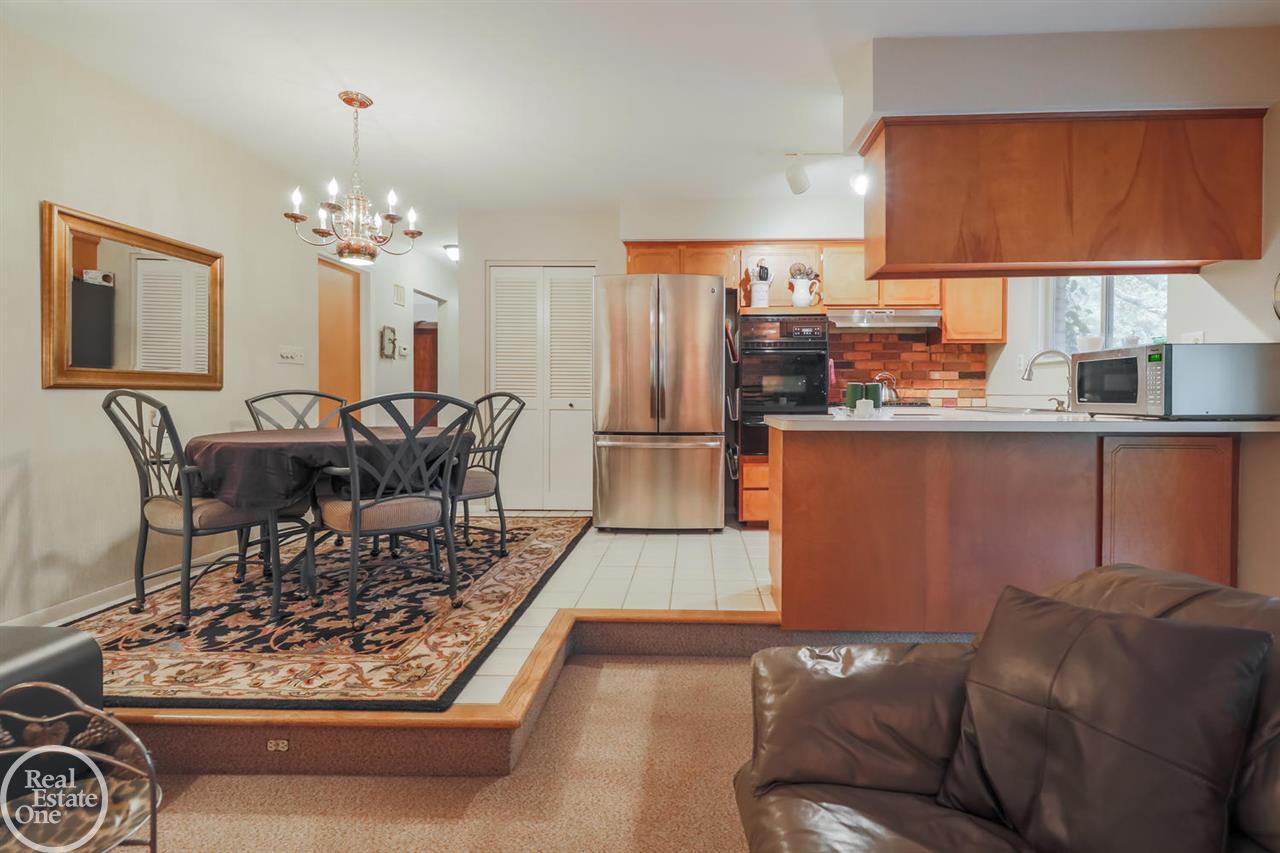 5517 Commerce Road West Bloomfield, MI 48324 - Photo 20 of 33