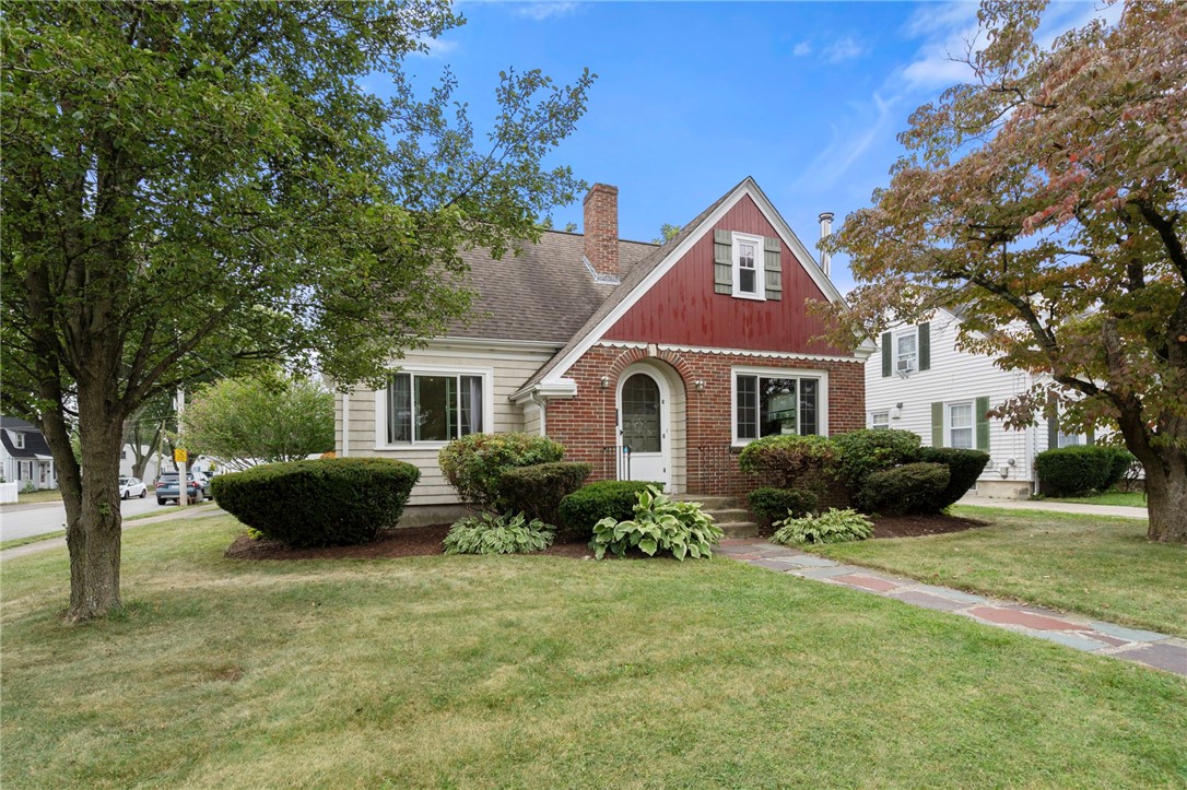 55 Scarborough Road Pawtucket, RI 02861 - Photo 3 of 26 Gallery Image 3