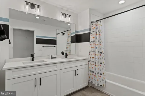 $1,249,000 | 3200 Parkview Walk, Philadelphia, PA 19125