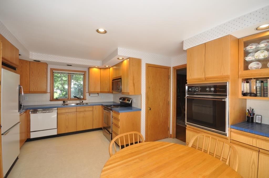 7 Carley Road Lexington, MA 02421 - Photo 8 of 24