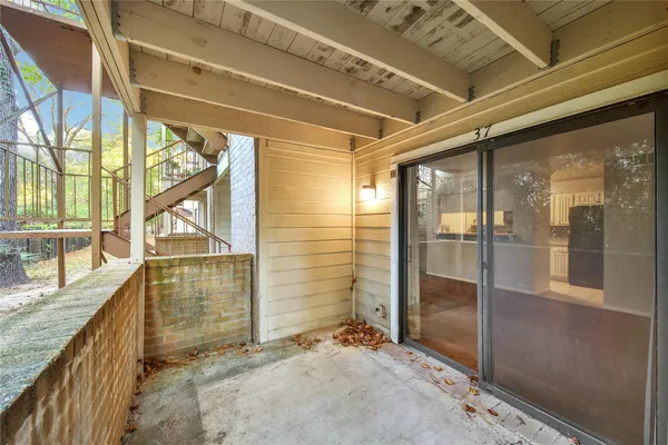 a view of an entryway of the house