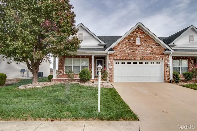 $230,000 | 1333 Magnolia Lane, Jerseyville, IL 62052