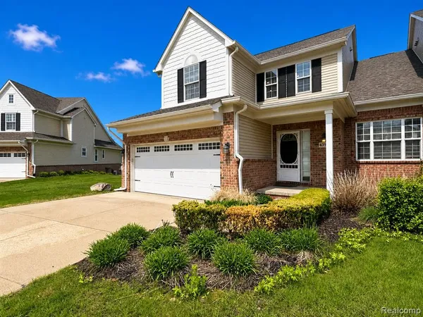 $3,300 | 4392 Navin Field Lane, Troy, MI 48085