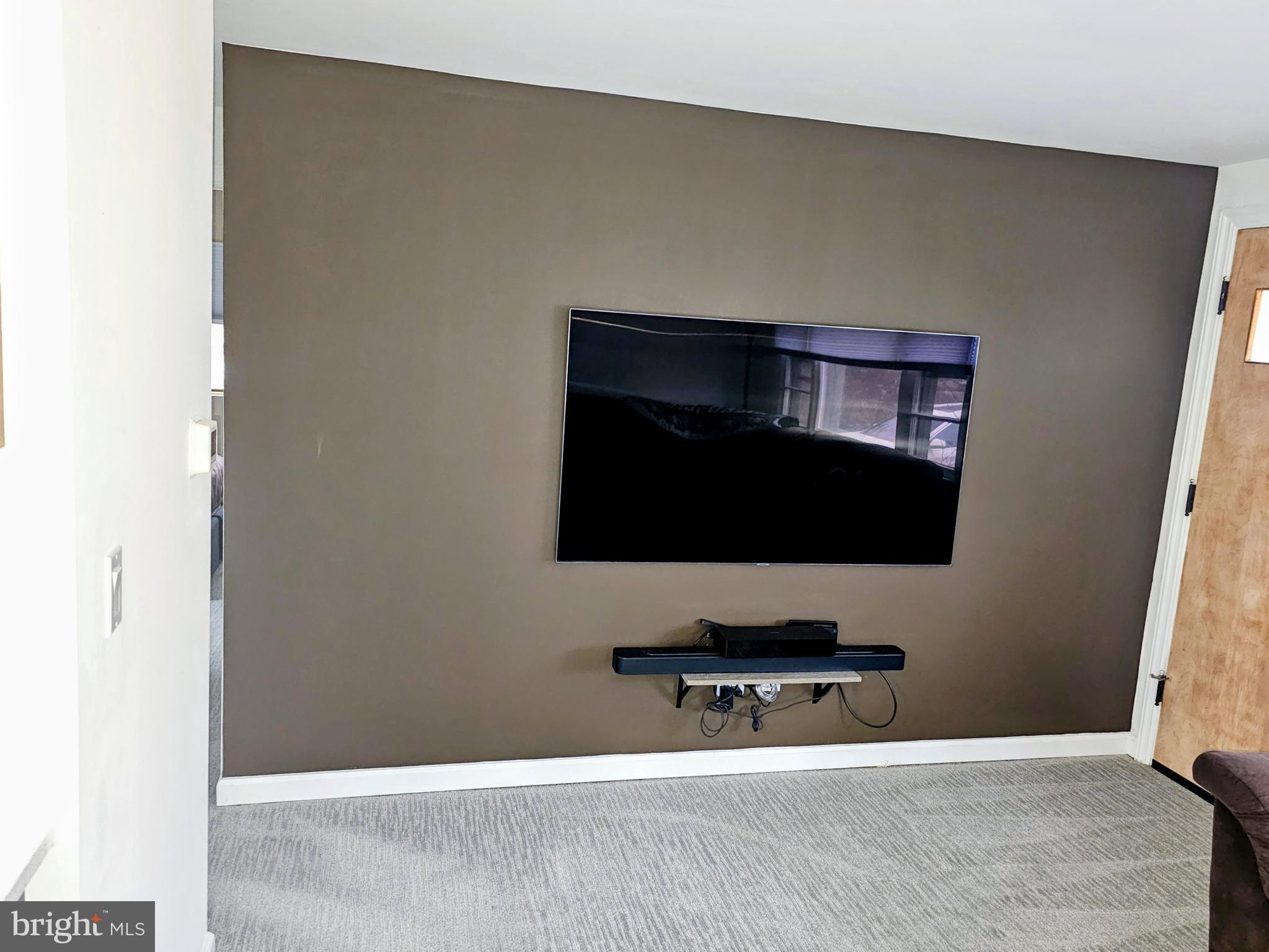 2891 Union Road Vineland, NJ 08361 - Photo 11 of 25 a room with a flat screen tv and a window