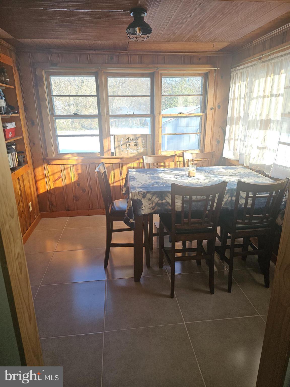 2891 Union Road Vineland, NJ 08361 - Photo 14 of 25 a view of a dining room with furniture and a window