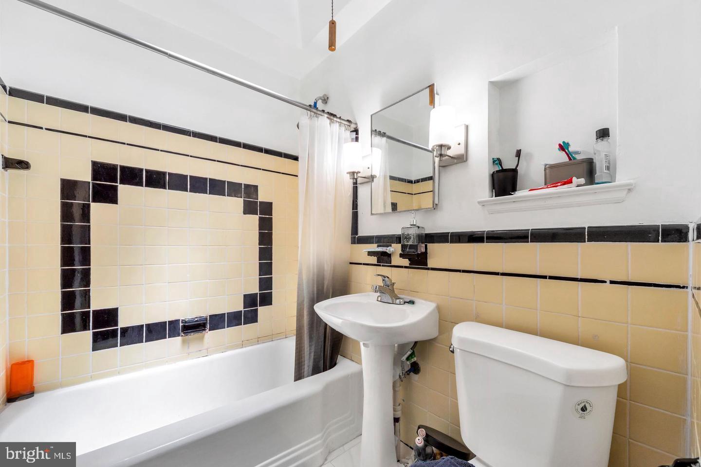 608 Briarcliff Road Upper Darby, PA 19082 - Photo 12 of 14 Hall Bath