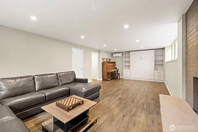 $4,400 | 3831 Letitia Avenue South, Seattle, WA 98118