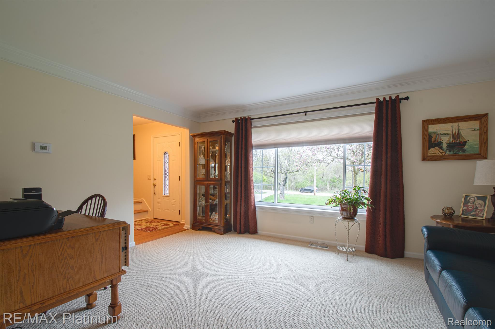 11585 Tipsico Lake Road Fenton, MI 48430 - Photo 4 of 32 Living Room