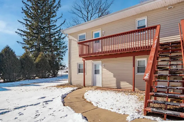 $925 | 315 West Railroad Street, Unit 4, Kingston, IL 60145